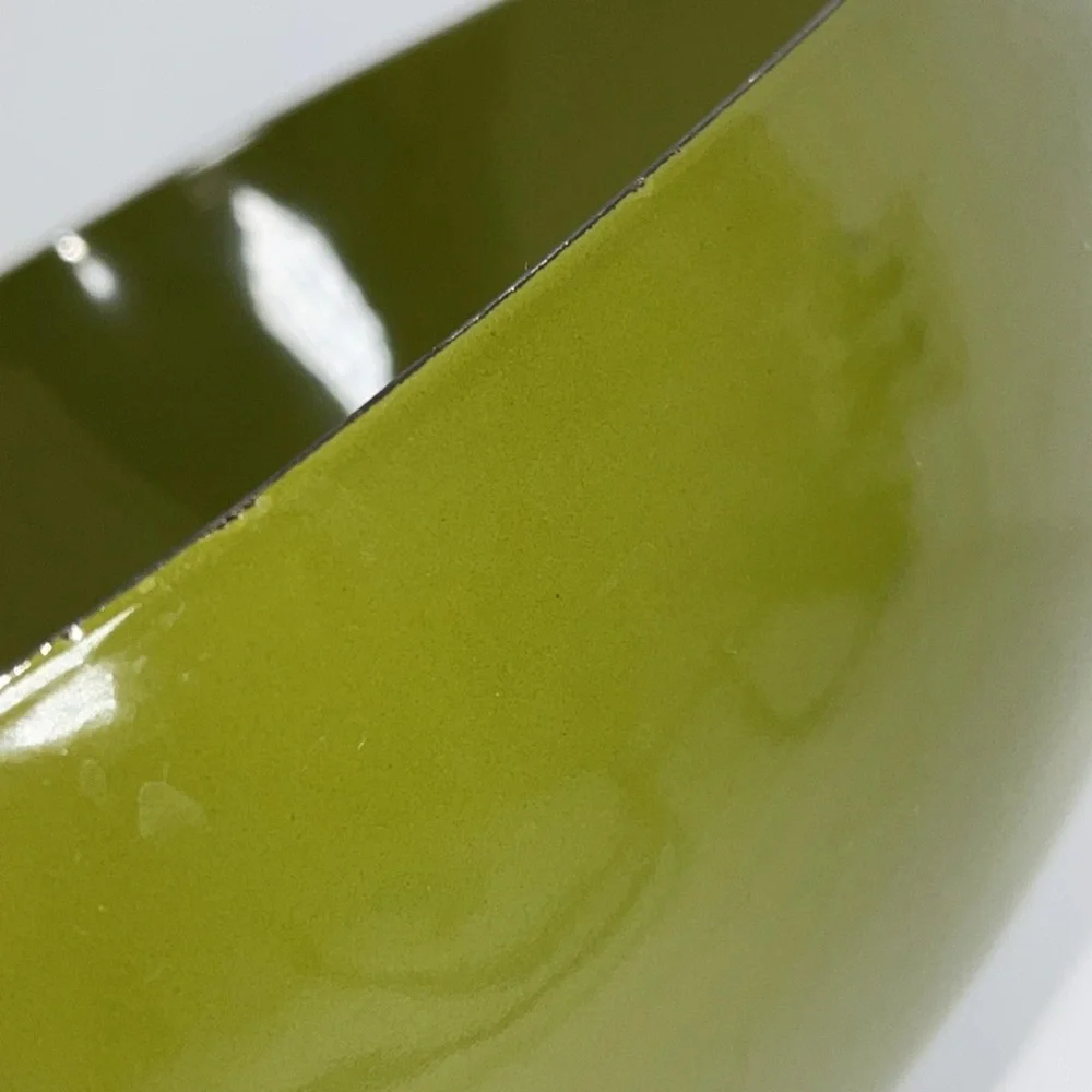 CATHRINEHOLM 1960s avocado green enamel salad bowl mid century kitchen 9.75”wide